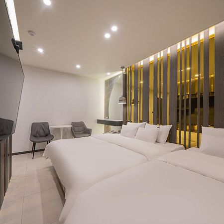 Brown Dot Hotel Sinan Gwangju Metropolitan City Ngoại thất bức ảnh