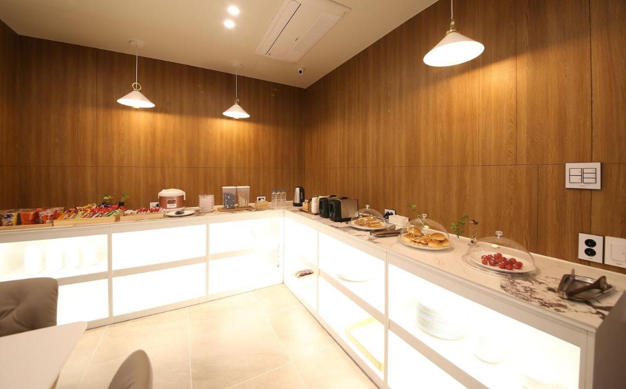 Brown Dot Hotel Sinan Gwangju Metropolitan City Ngoại thất bức ảnh