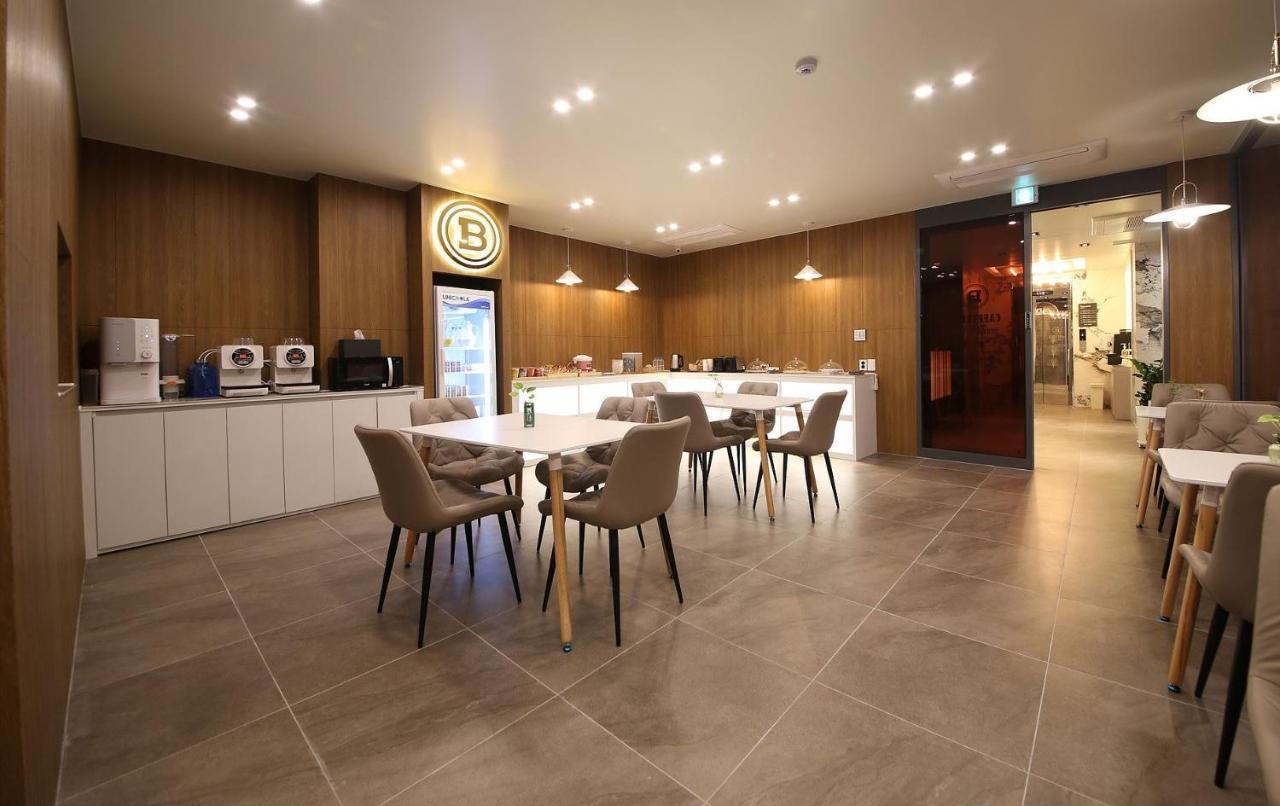 Brown Dot Hotel Sinan Gwangju Metropolitan City Ngoại thất bức ảnh