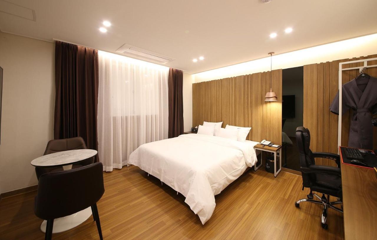 Brown Dot Hotel Sinan Gwangju Metropolitan City Ngoại thất bức ảnh
