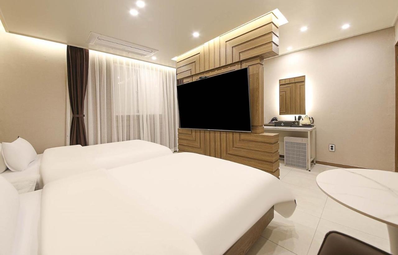Brown Dot Hotel Sinan Gwangju Metropolitan City Ngoại thất bức ảnh