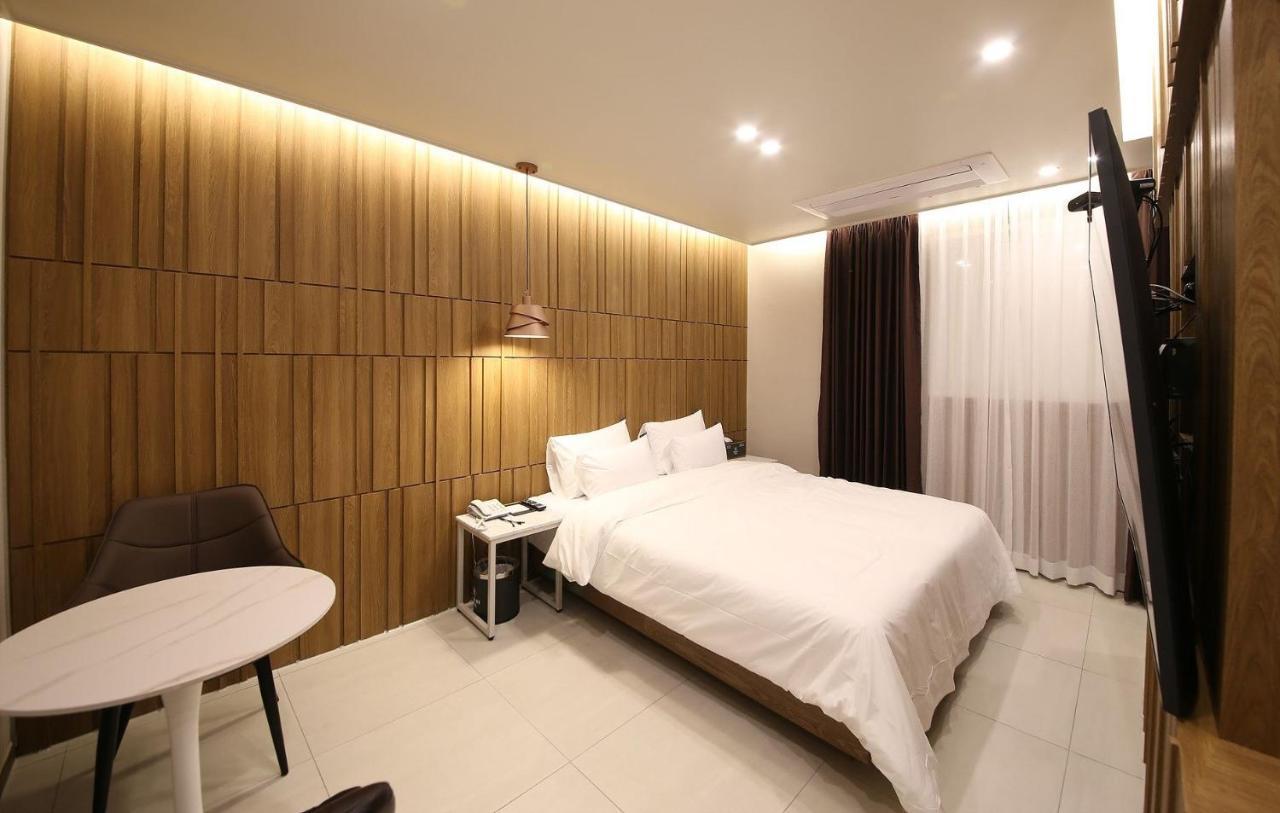 Brown Dot Hotel Sinan Gwangju Metropolitan City Ngoại thất bức ảnh