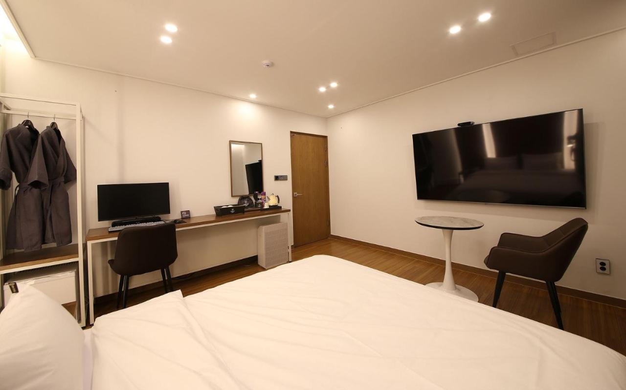 Brown Dot Hotel Sinan Gwangju Metropolitan City Ngoại thất bức ảnh