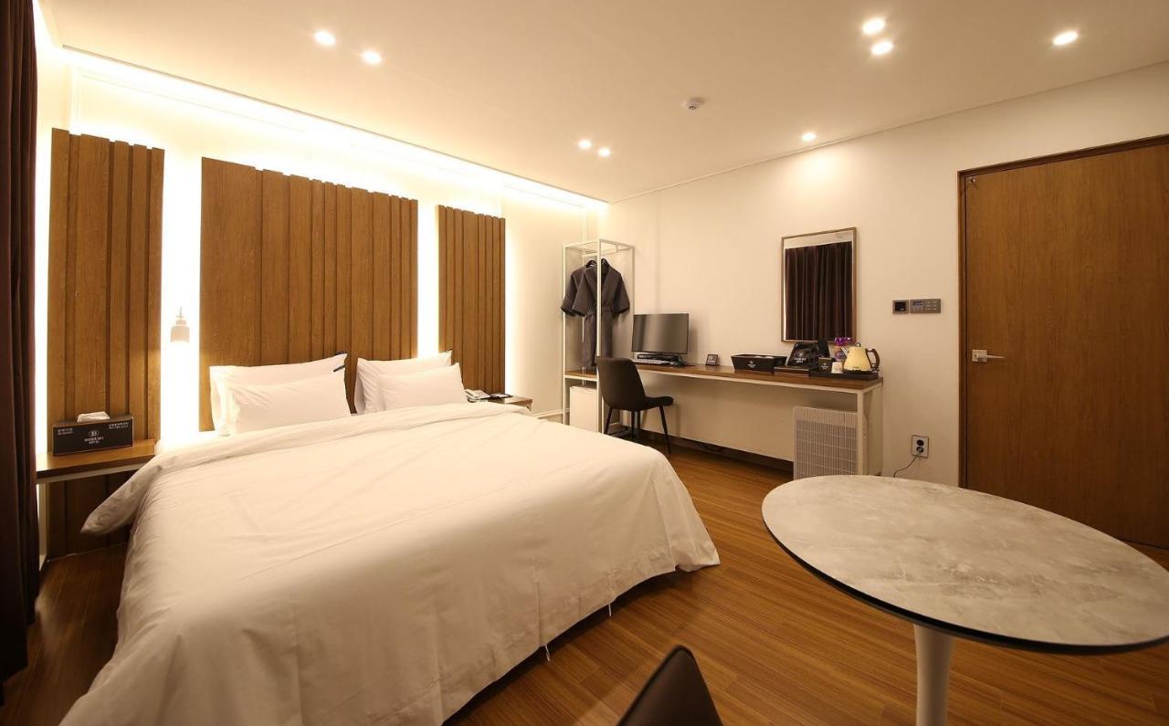 Brown Dot Hotel Sinan Gwangju Metropolitan City Ngoại thất bức ảnh