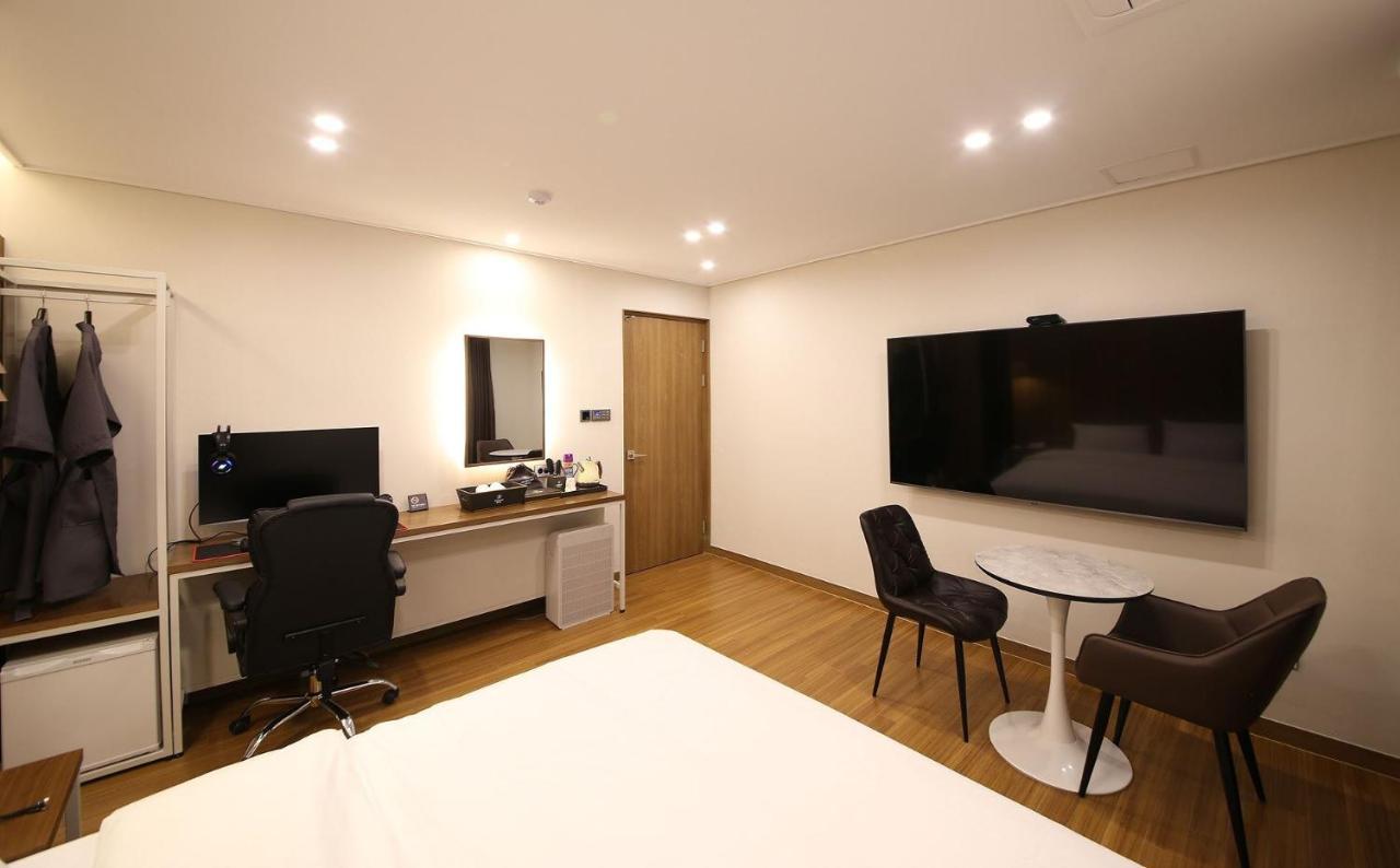 Brown Dot Hotel Sinan Gwangju Metropolitan City Ngoại thất bức ảnh