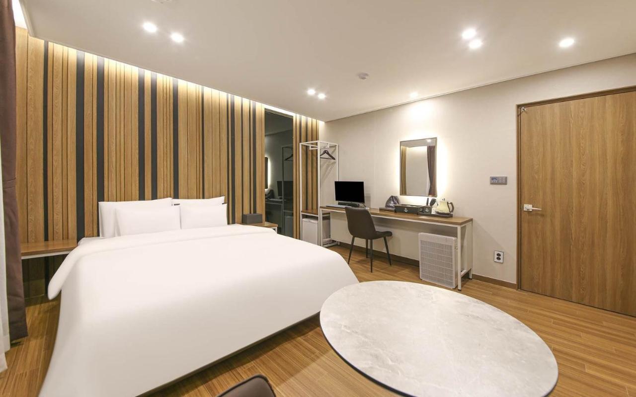Brown Dot Hotel Sinan Gwangju Metropolitan City Ngoại thất bức ảnh