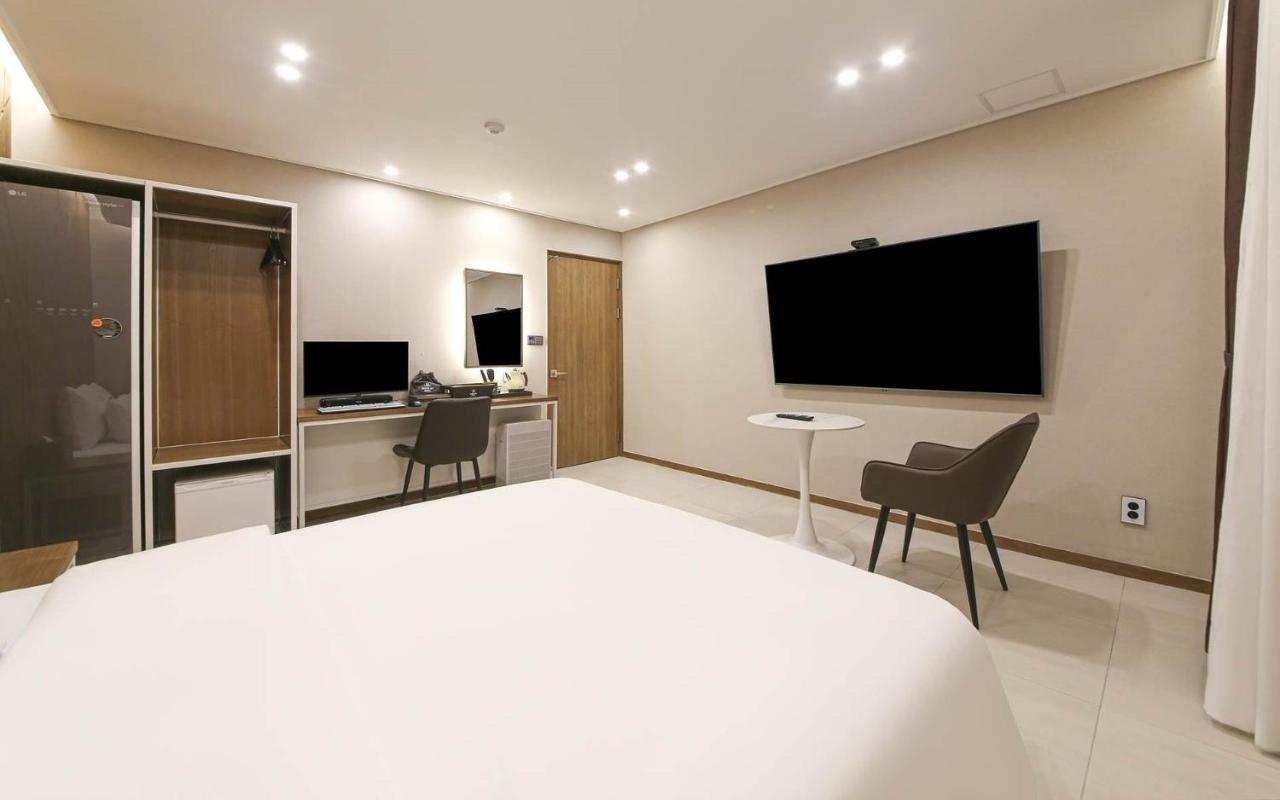 Brown Dot Hotel Sinan Gwangju Metropolitan City Ngoại thất bức ảnh