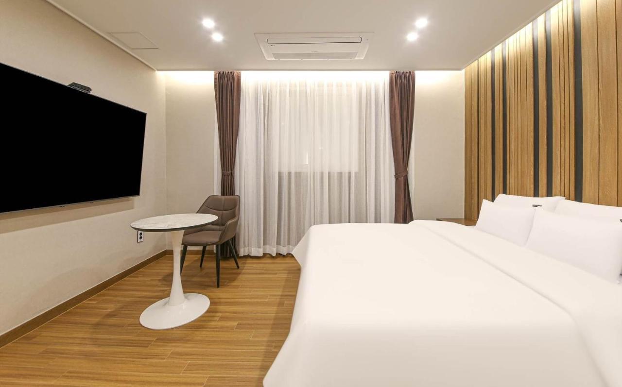 Brown Dot Hotel Sinan Gwangju Metropolitan City Ngoại thất bức ảnh