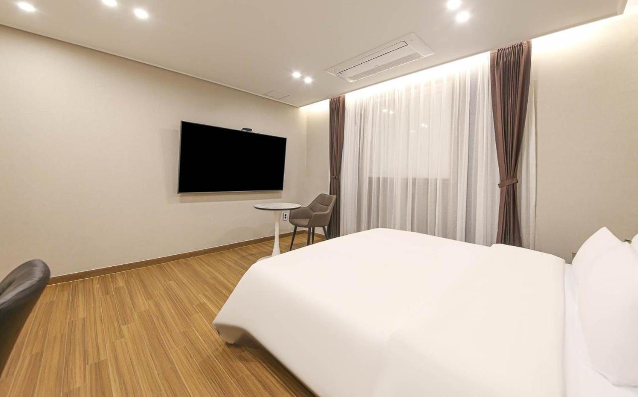 Brown Dot Hotel Sinan Gwangju Metropolitan City Ngoại thất bức ảnh