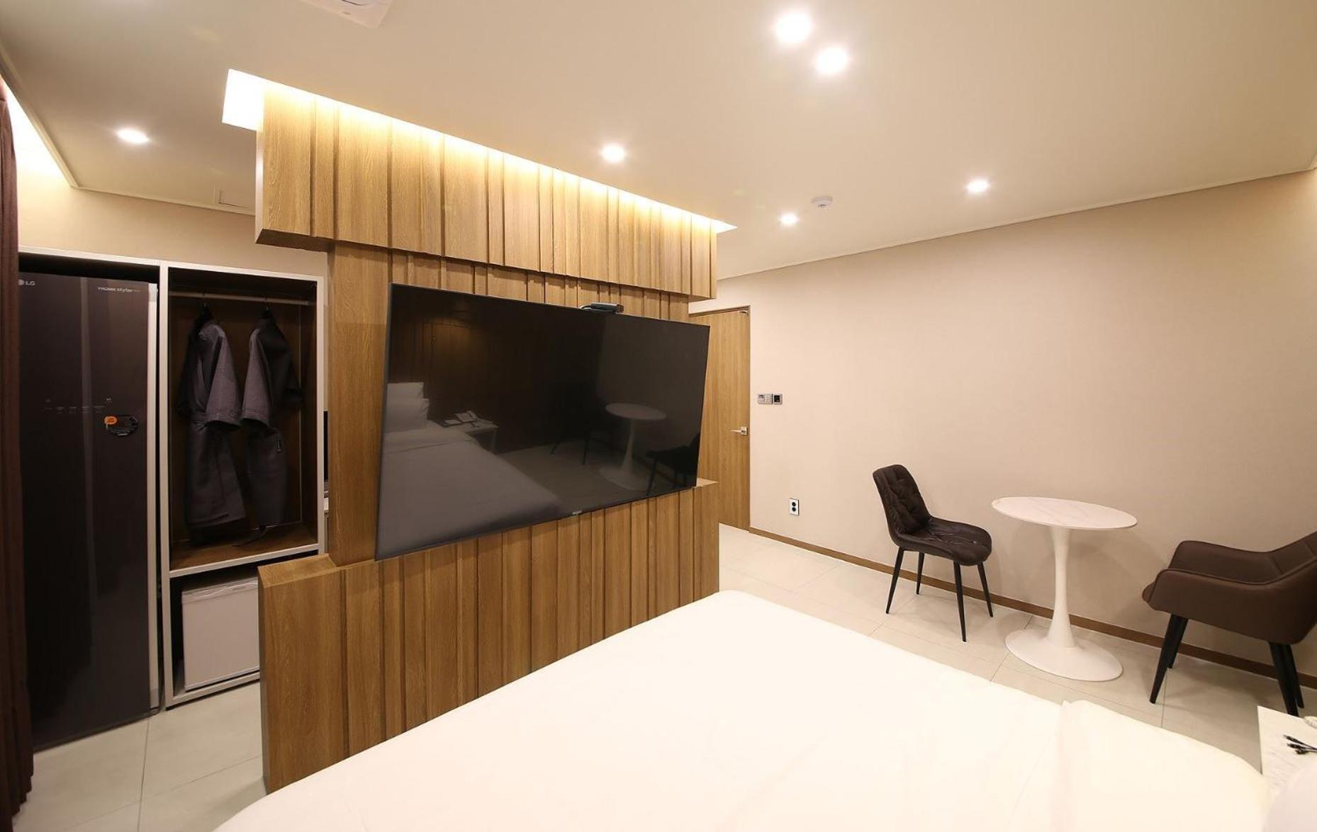 Brown Dot Hotel Sinan Gwangju Metropolitan City Ngoại thất bức ảnh