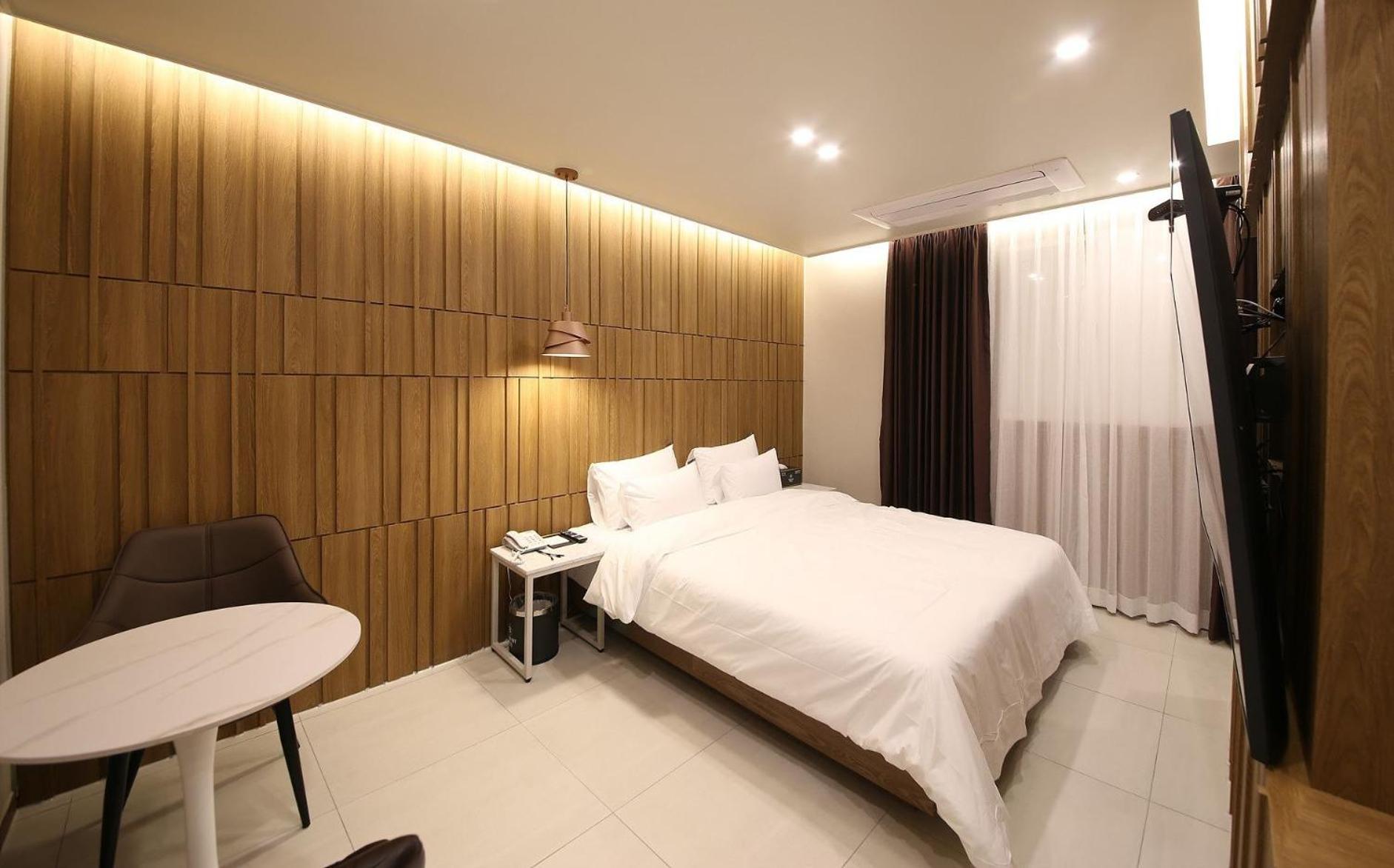 Brown Dot Hotel Sinan Gwangju Metropolitan City Ngoại thất bức ảnh
