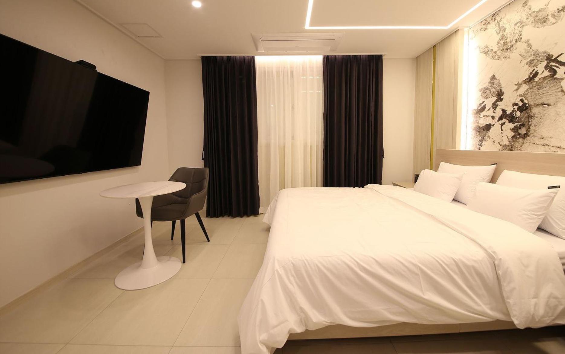 Brown Dot Hotel Sinan Gwangju Metropolitan City Ngoại thất bức ảnh