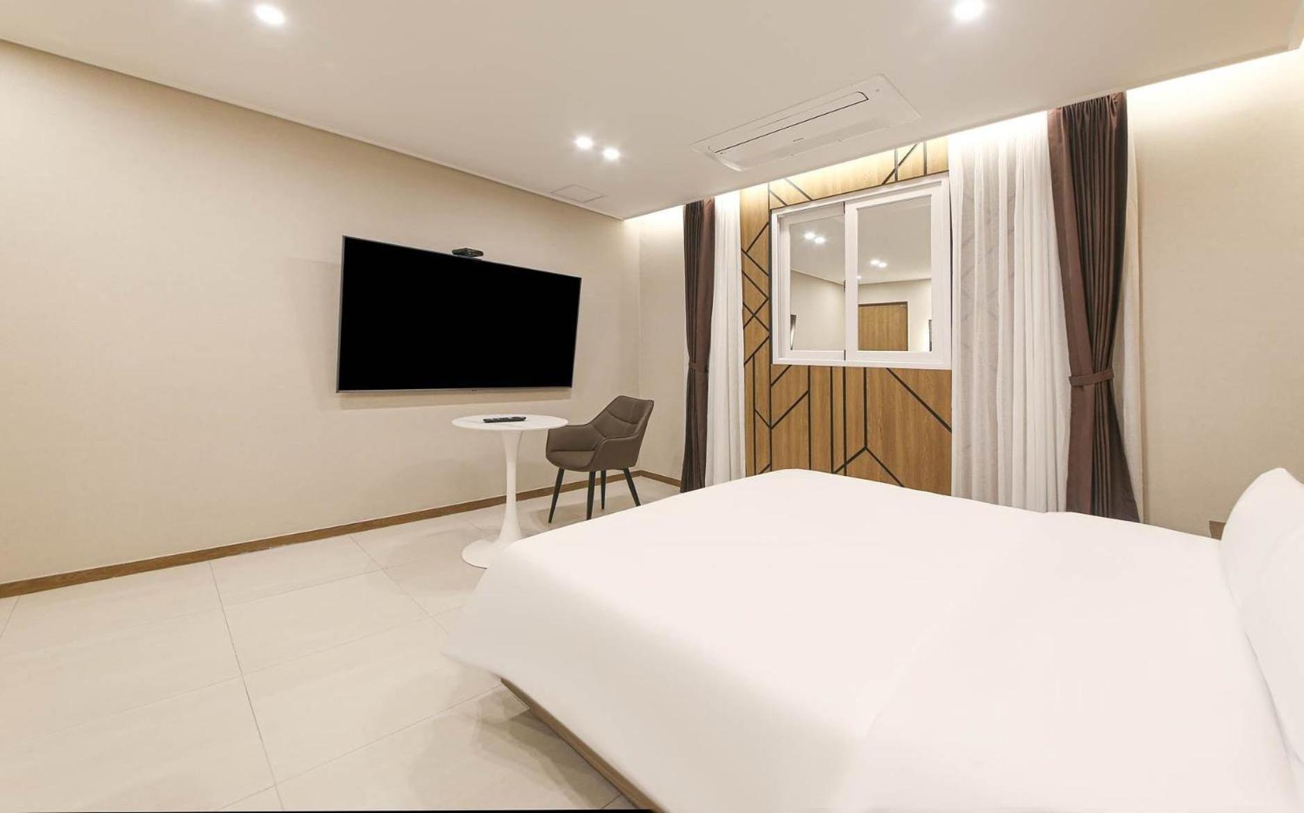 Brown Dot Hotel Sinan Gwangju Metropolitan City Ngoại thất bức ảnh