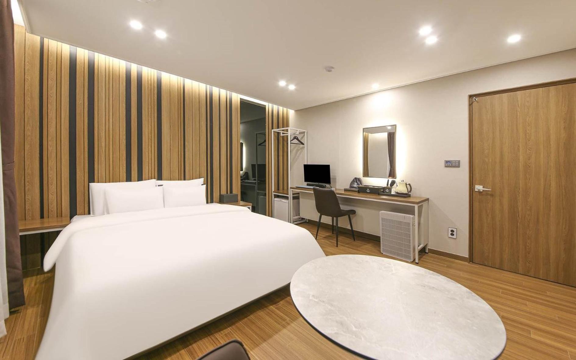 Brown Dot Hotel Sinan Gwangju Metropolitan City Ngoại thất bức ảnh