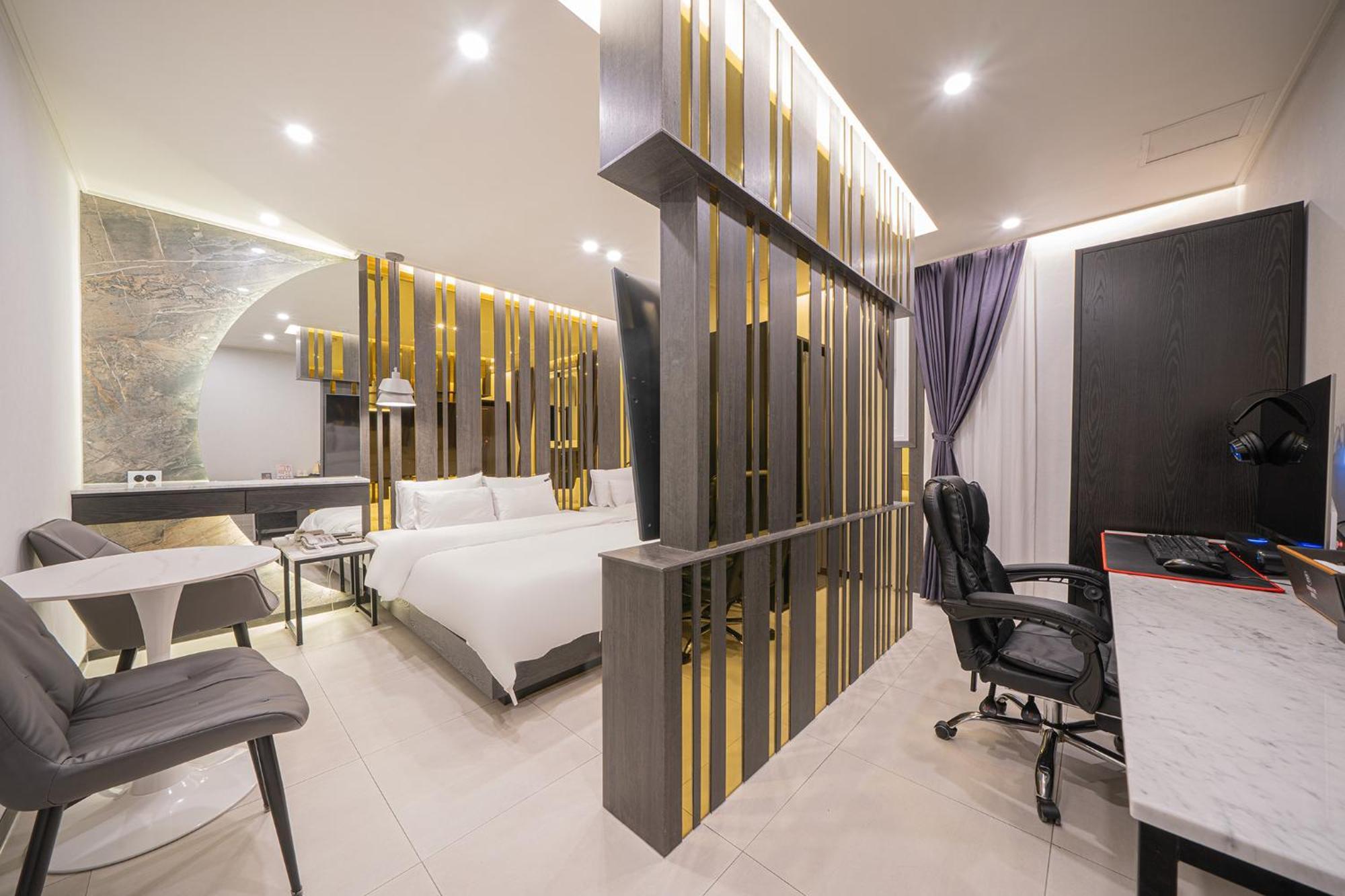 Brown Dot Hotel Sinan Gwangju Metropolitan City Ngoại thất bức ảnh